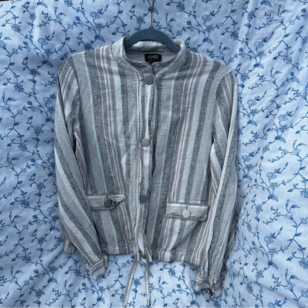 Jones New York Women's Gray and White linen blend Striped Jacket